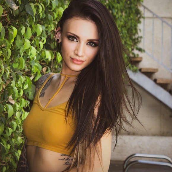 Meet your Posher, Kandy 🖤 - Picture 2 of 7